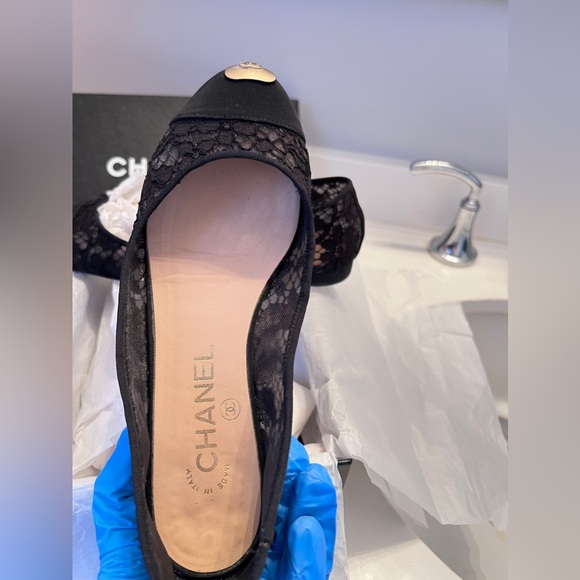 🩷SOLD🩷Used Chanel lace summer flats - Picture 5 of 7